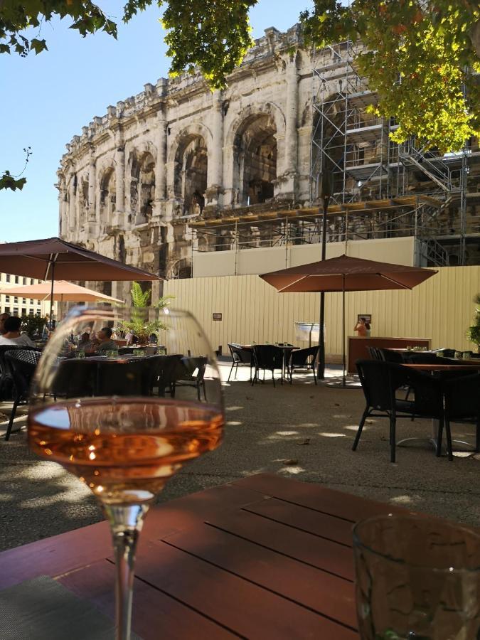 Hôtel De L'Amphithéâtre Nîmes Buitenkant foto