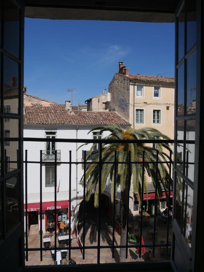 Hôtel De L'Amphithéâtre Nîmes Buitenkant foto