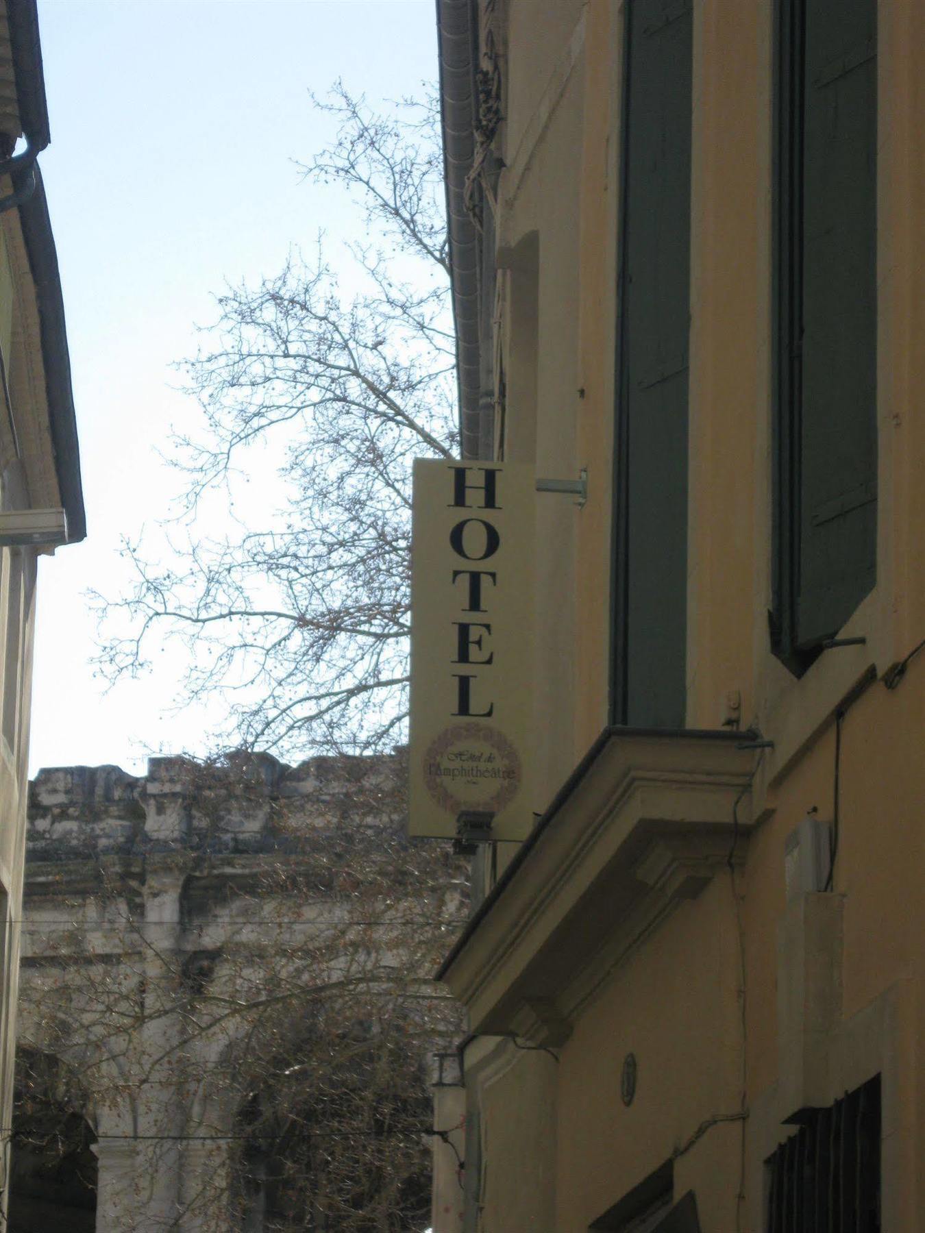 Hôtel De L'Amphithéâtre Nîmes Buitenkant foto