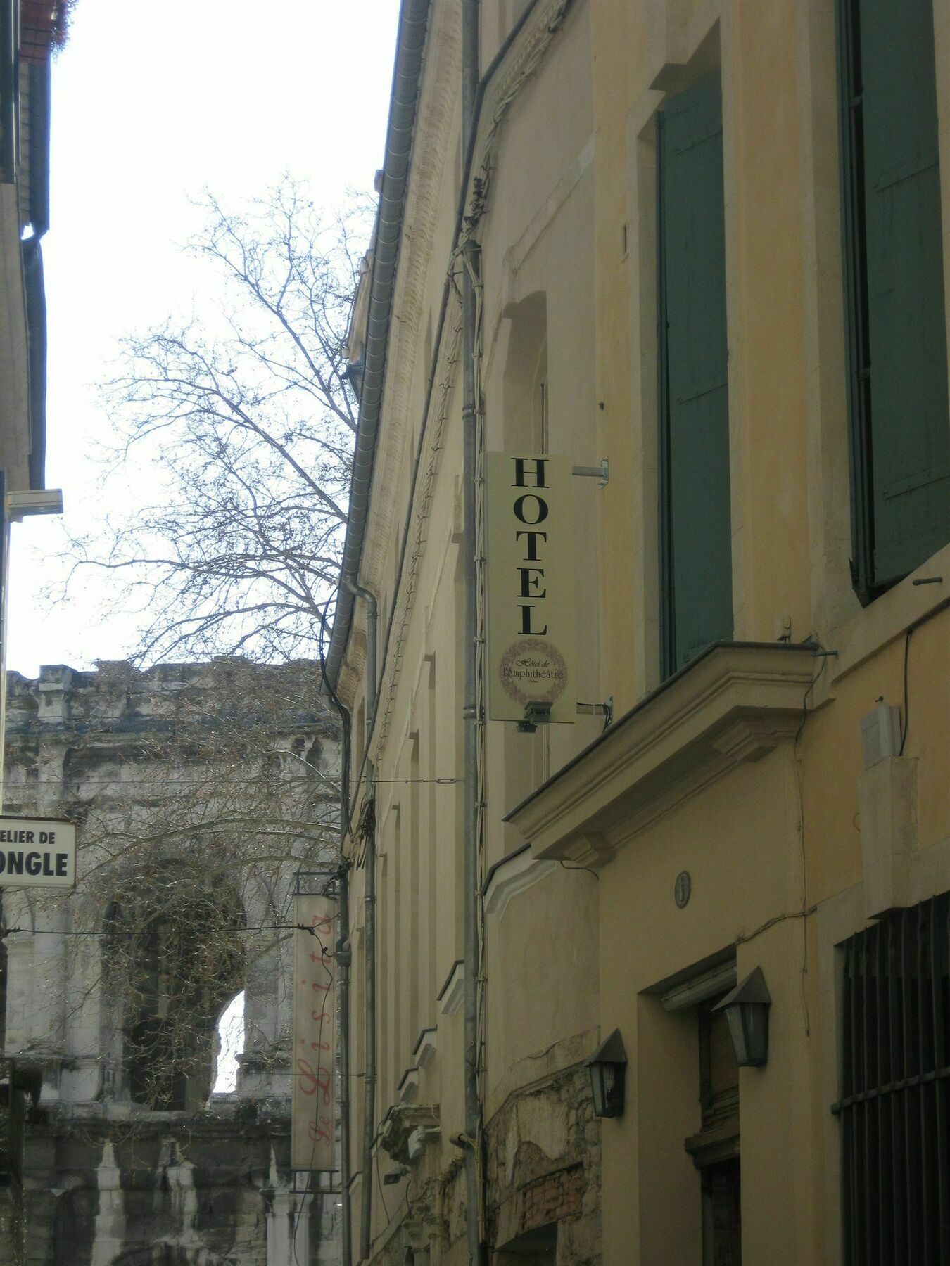 Hôtel De L'Amphithéâtre Nîmes Buitenkant foto